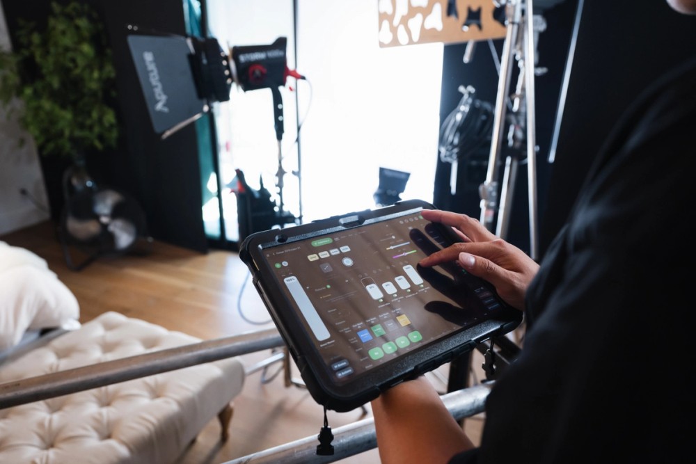 The 400x being controlled by Sidus Link Pro