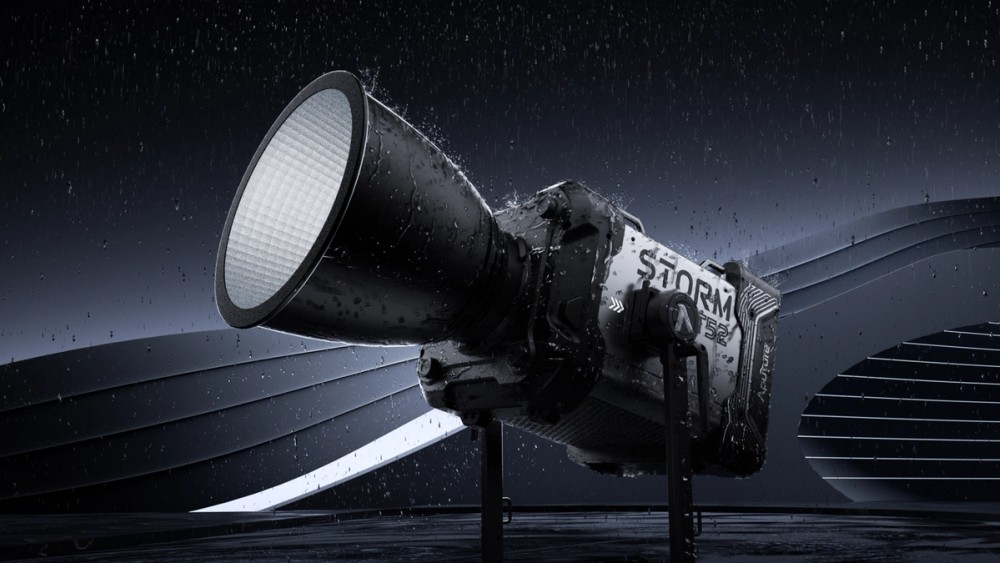 Rain falling on STORM XT52